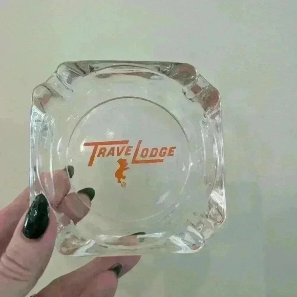 Vintage  travel lodge glass ashtray - Picture 3 of 5